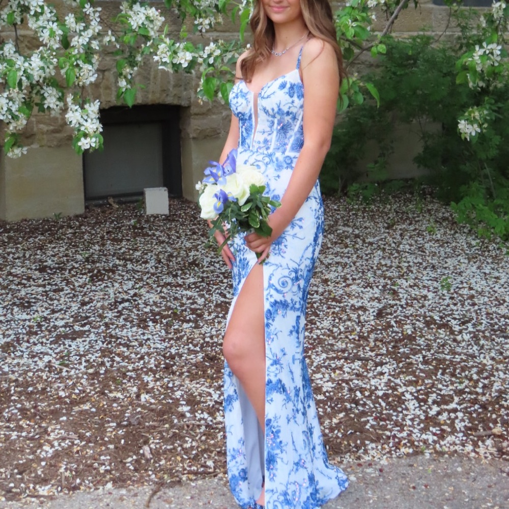 Sherri Hill Dress, Size 2, Beautiful Embroidery. Worn Once.